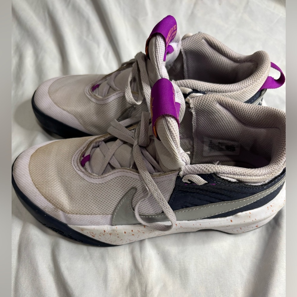 5Y KD basketball shoes. Girls.